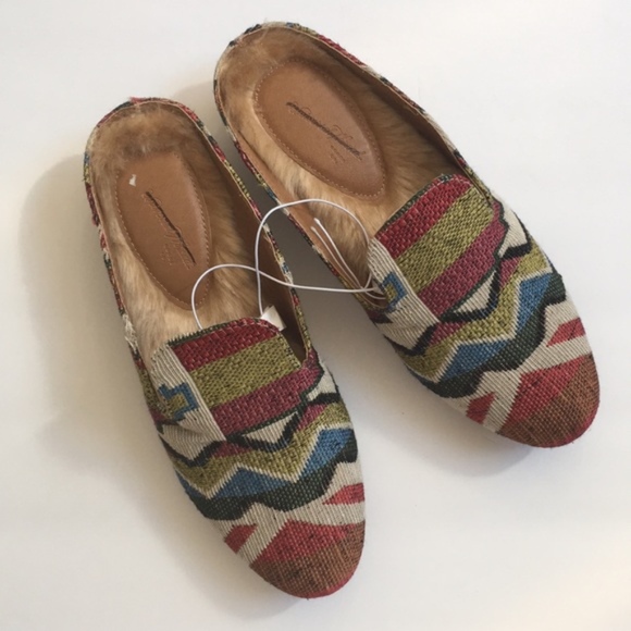 Universal Thread Synthia Faux Leather Fur Mules - Picture 3 of 6